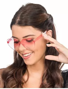 Voksne rosa røkt glass med hjerteformede linser