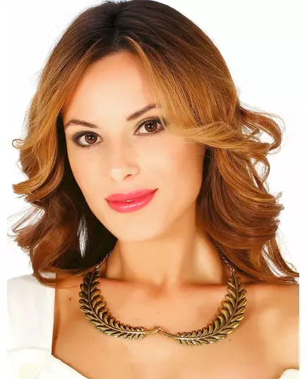 Gold laurel leaf motif necklace for adults